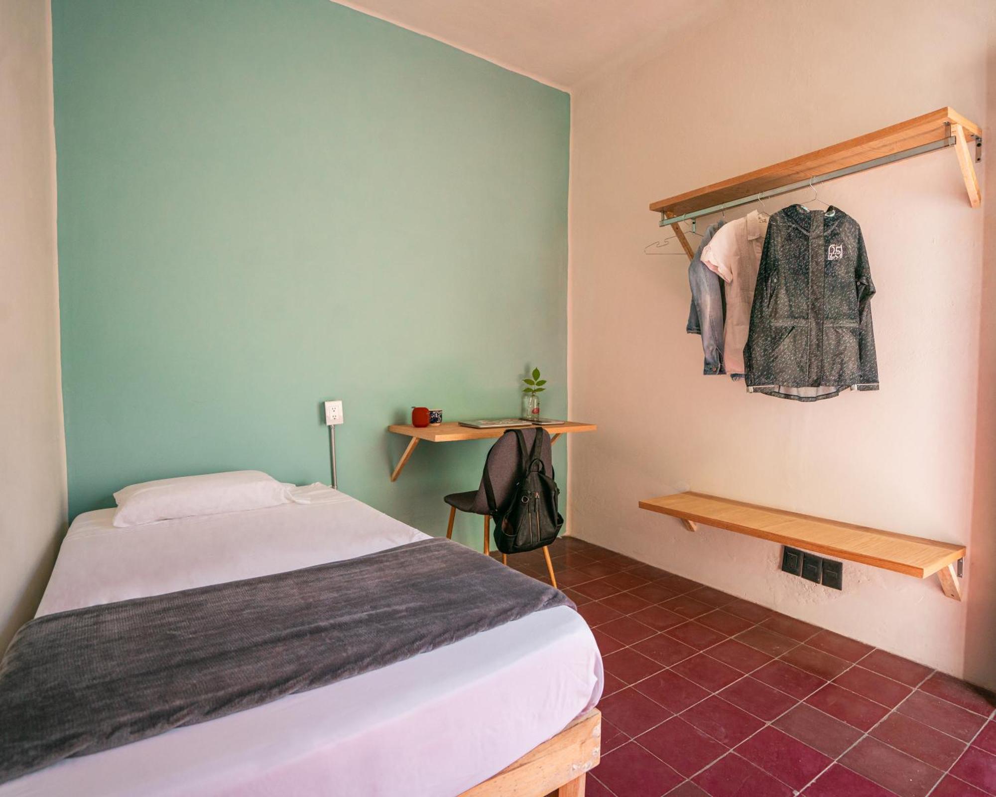 Coliving Chingon Hostel Γκουανταλαχάρα Εξωτερικό φωτογραφία